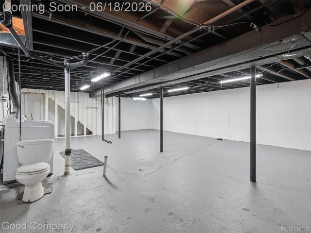 31506 Gardendale Drive, Warren, MI 48088