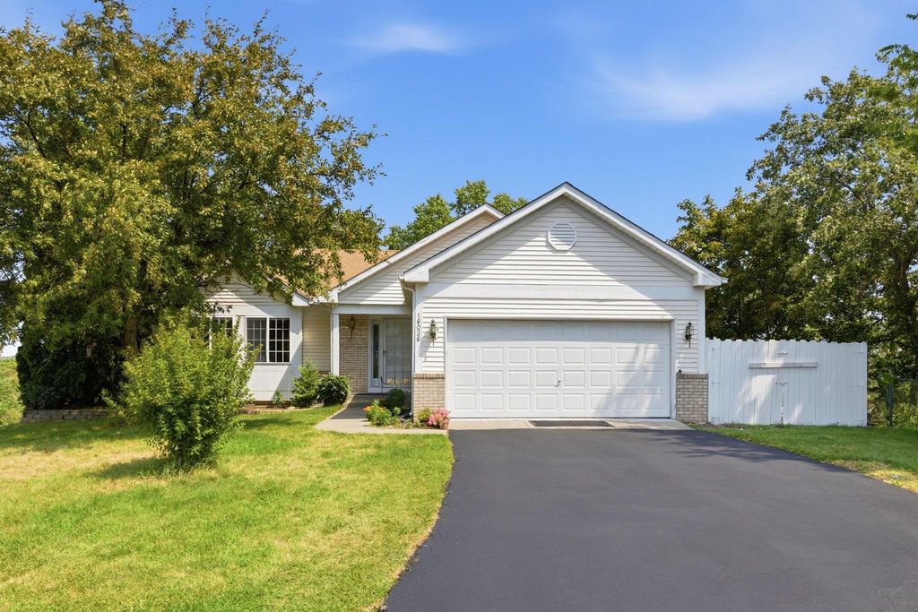 16036 Goodview Court, Lakeville, MN 55044 — exterior