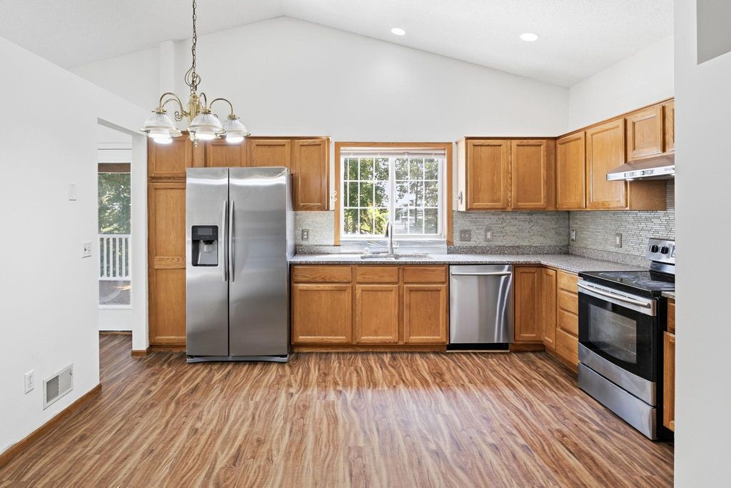 16036 Goodview Court, Lakeville, MN 55044 — photo 3