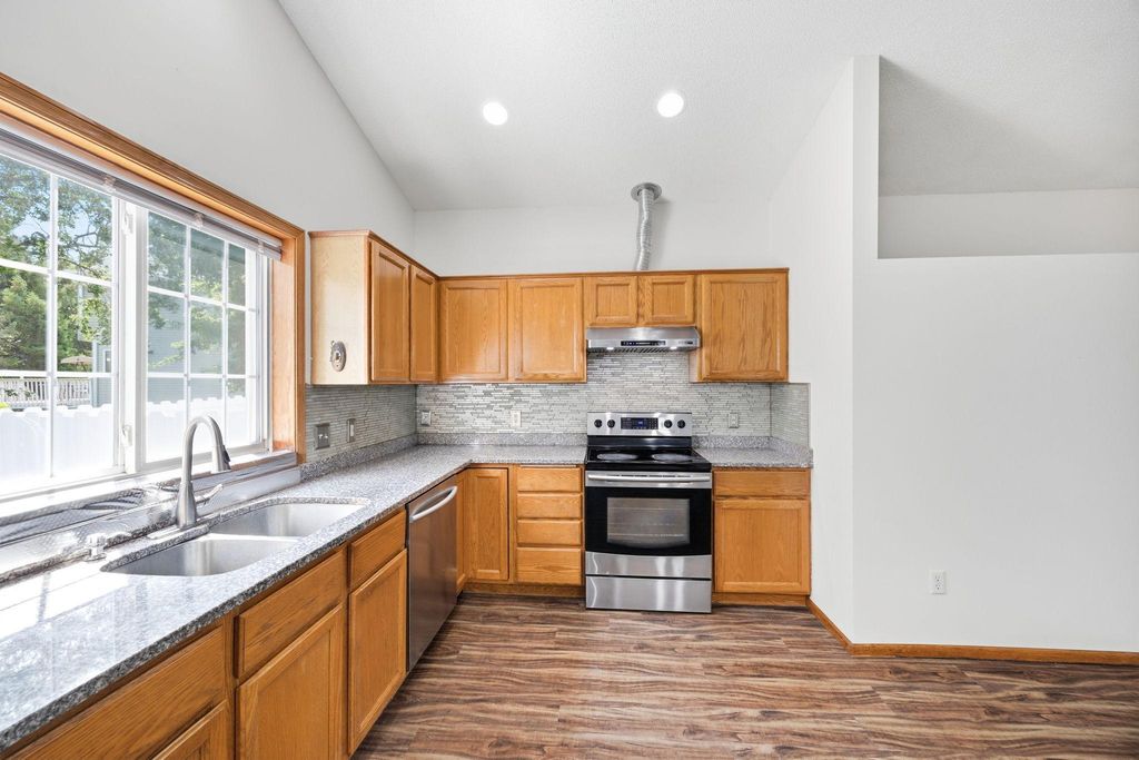 16036 Goodview Court, Lakeville, MN 55044 — photo 5