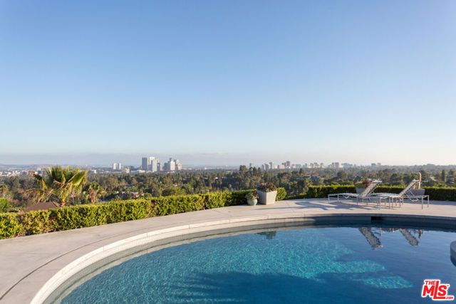 1230 Shadow Hill Way, Beverly Hills, CA 90210