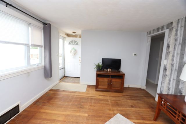 438 Proctor Ave, Revere, MA 02151