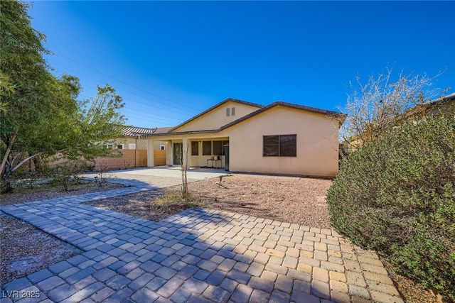 6016 Star Point Court, North Las Vegas, NV 89081