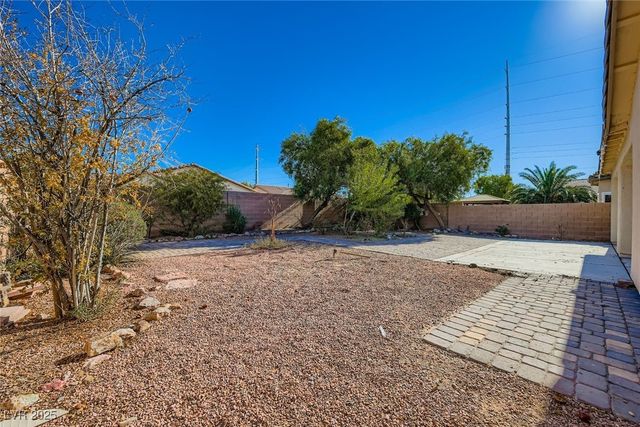 6016 Star Point Court, North Las Vegas, NV 89081