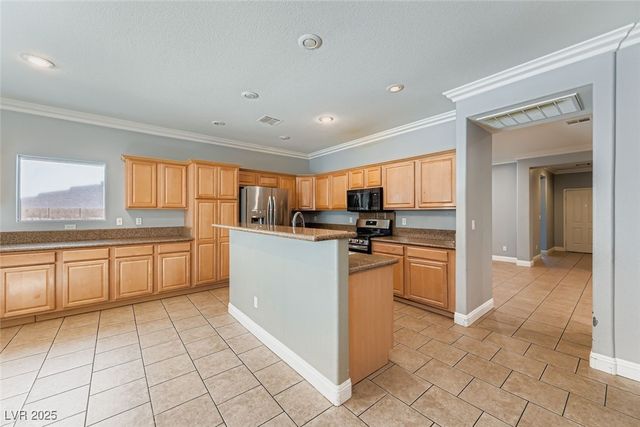 6016 Star Point Court, North Las Vegas, NV 89081