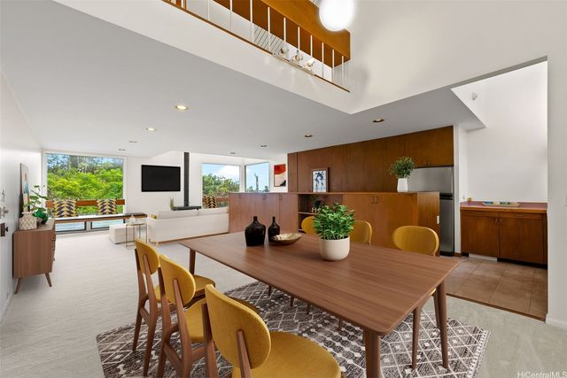 156 Forest Ridge Way, Honolulu, HI 96822