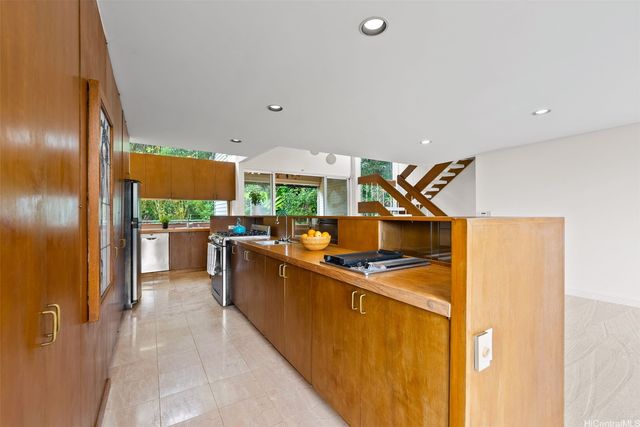 156 Forest Ridge Way, Honolulu, HI 96822