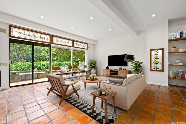 156 Forest Ridge Way, Honolulu, HI 96822