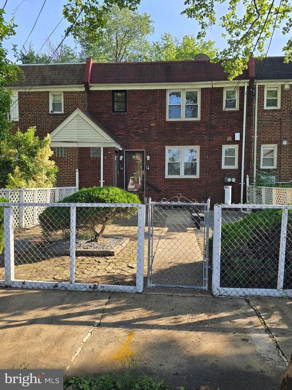 367 MARLTON AVE, Camden, NJ 08105