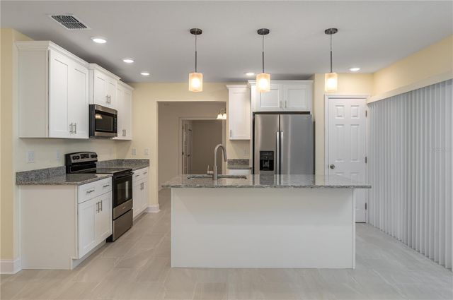 407 PRINCESS PLACE, Lakeland, FL 33803