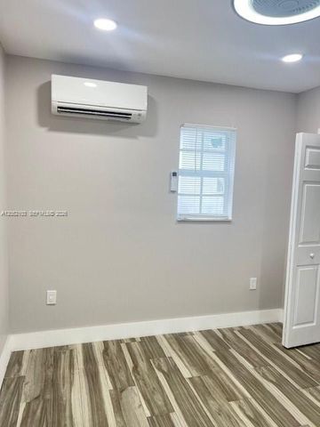 922 NW 2nd Street 2, Miami, FL 33128