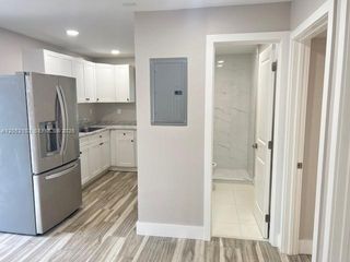 922 NW 2nd Street 2, Miami, FL 33128