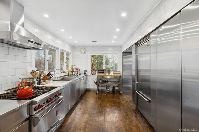 68 Three Mi Hbr Hog Crk Highway, East Hampton, NY 11937