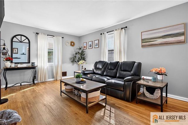 324 Green Street, Woodbridge Proper, NJ 07095
