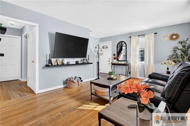 324 Green Street, Woodbridge Proper, NJ 07095