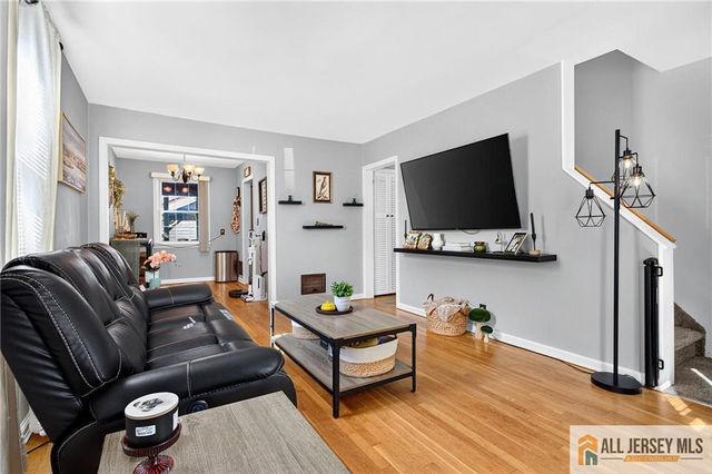 324 Green Street, Woodbridge Proper, NJ 07095