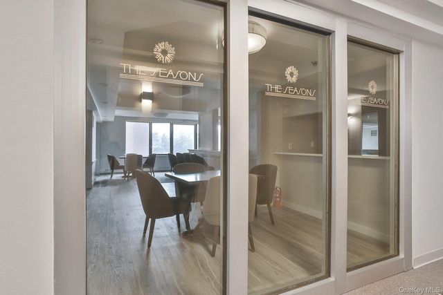 4 Martine Avenue 1419, White Plains, NY 10606