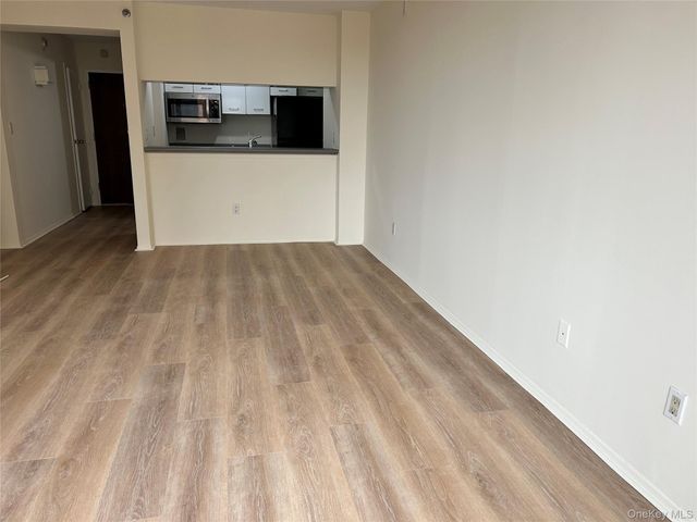 4 Martine Avenue 1419, White Plains, NY 10606