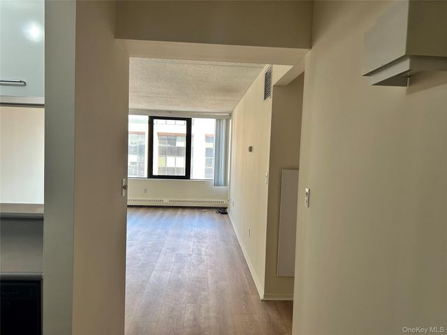 4 Martine Avenue 1419, White Plains, NY 10606