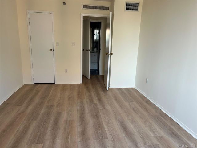 4 Martine Avenue 1419, White Plains, NY 10606