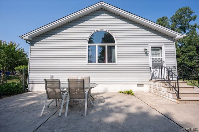 127 Broadway Street, West Seneca, NY 14224