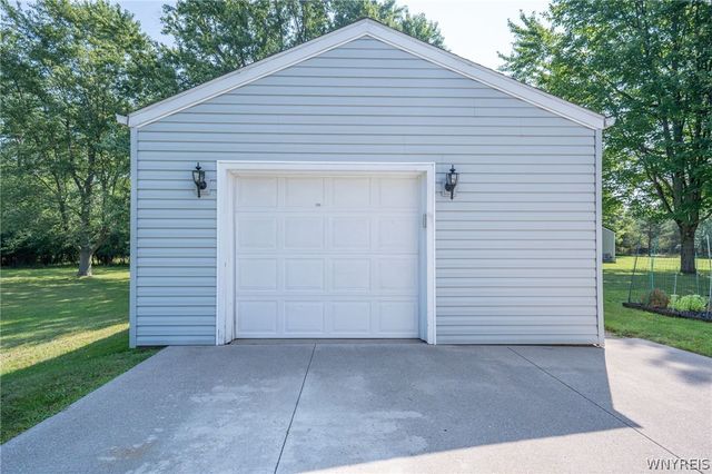 127 Broadway Street, West Seneca, NY 14224