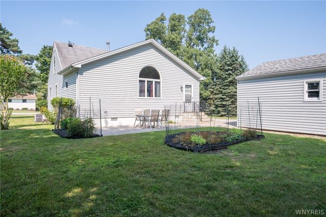 127 Broadway Street, West Seneca, NY 14224