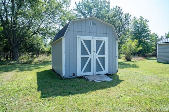 127 Broadway Street, West Seneca, NY 14224