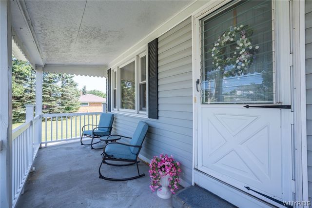 127 Broadway Street, West Seneca, NY 14224