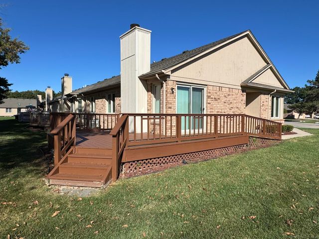 41201 Whispering Oaks Drive, Clinton Township, MI 48038