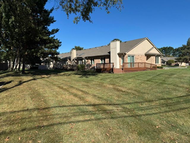41201 Whispering Oaks Drive, Clinton Township, MI 48038