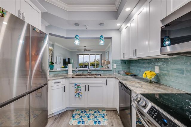 4801 OSPREY DRIVE S 207, St Petersburg, FL 33711