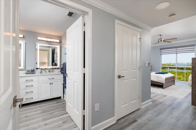 4801 OSPREY DRIVE S 207, St Petersburg, FL 33711