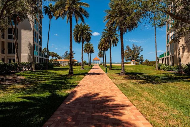 4801 OSPREY DRIVE S 207, St Petersburg, FL 33711
