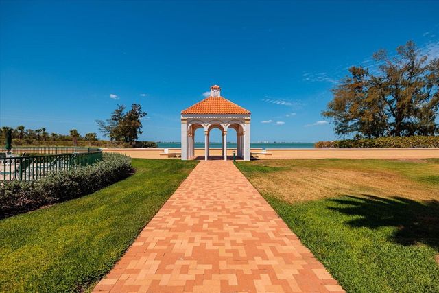 4801 OSPREY DRIVE S 207, St Petersburg, FL 33711