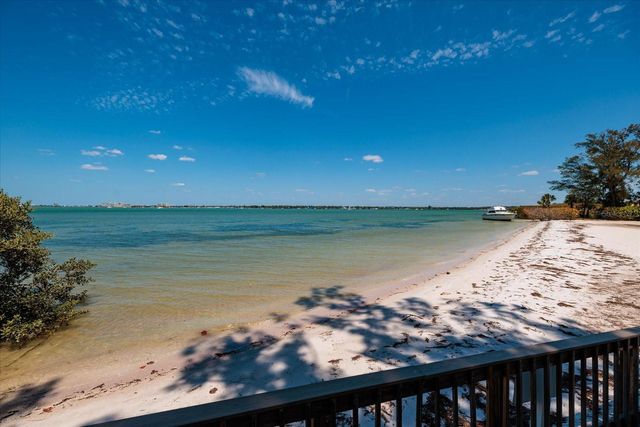 4801 OSPREY DRIVE S 207, St Petersburg, FL 33711
