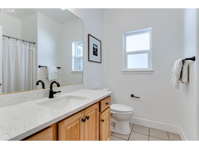 61 SPRINGWOOD Dr, Eugene, OR 97404