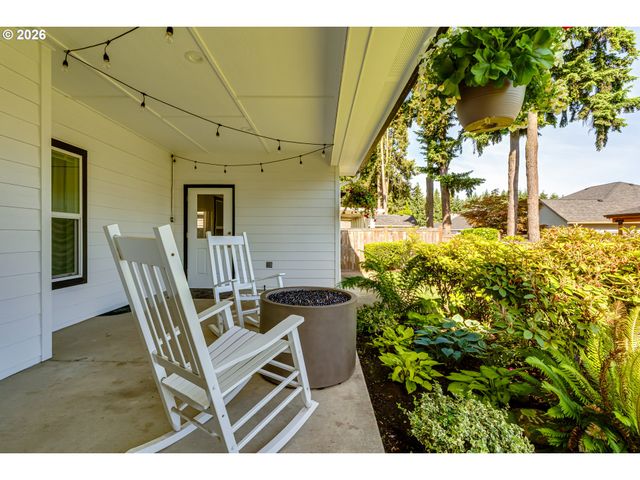 61 SPRINGWOOD Dr, Eugene, OR 97404