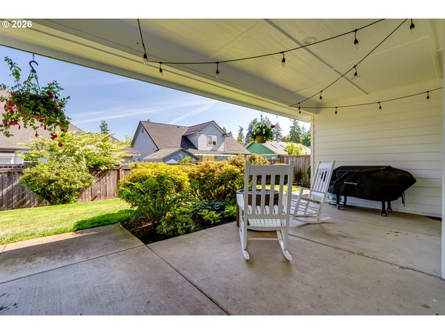 61 SPRINGWOOD Dr, Eugene, OR 97404