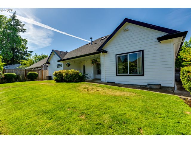 61 SPRINGWOOD Dr, Eugene, OR 97404