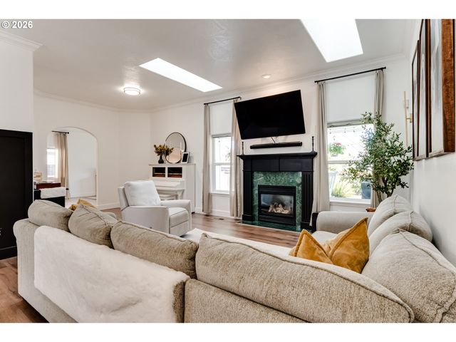 61 SPRINGWOOD Dr, Eugene, OR 97404