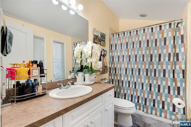 120 E Edsall Boulevard, Palisades Park, NJ 07650
