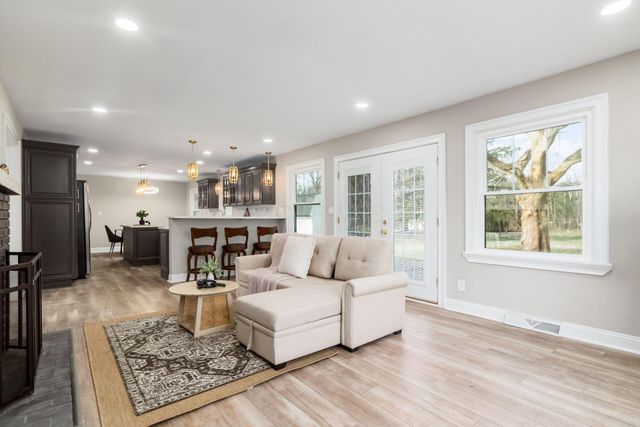 6136 Charmar Drive, Westerville, OH 43082