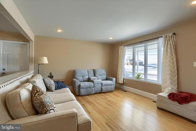 745 LONGS GAP ROAD, Carlisle, PA 17013