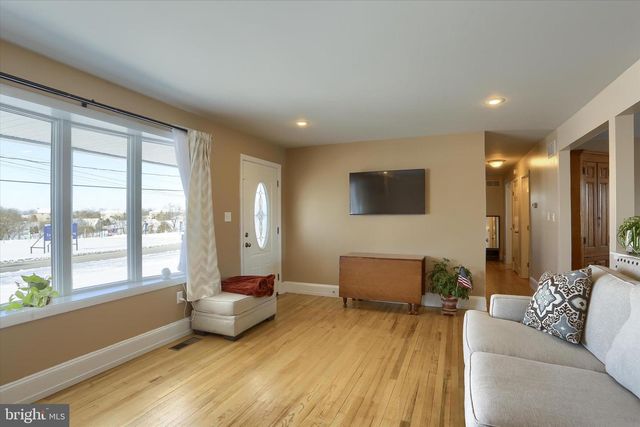 745 LONGS GAP ROAD, Carlisle, PA 17013