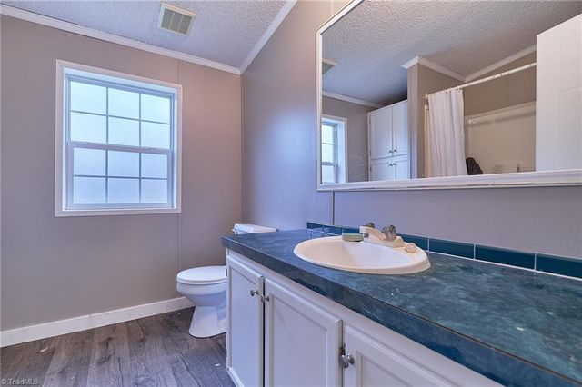 242 Granite Ridge Lane, Winston-salem, NC 27107