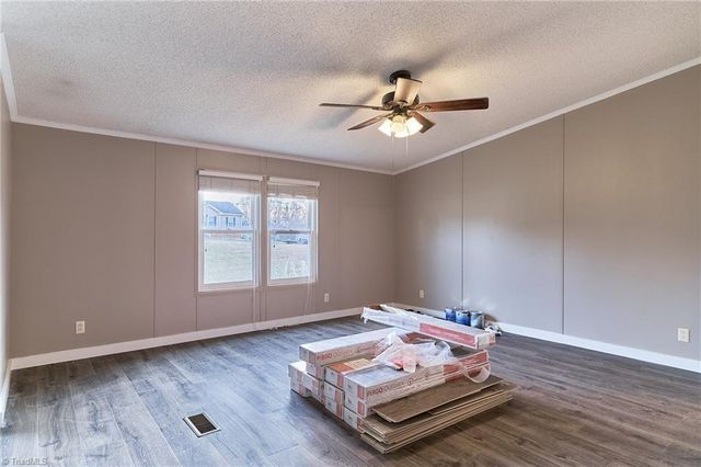 242 Granite Ridge Lane, Winston-salem, NC 27107