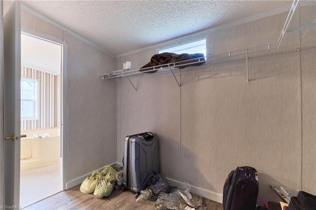 242 Granite Ridge Lane, Winston-salem, NC 27107