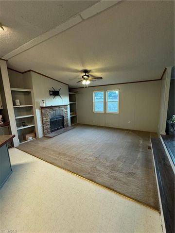 242 Granite Ridge Lane, Winston-salem, NC 27107