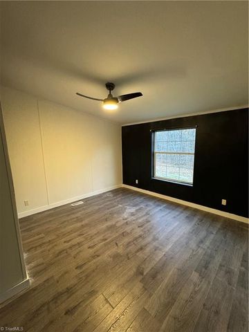 242 Granite Ridge Lane, Winston-salem, NC 27107